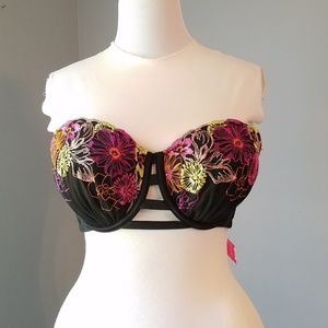 Xhileration Floral Embroidered black Bikini top